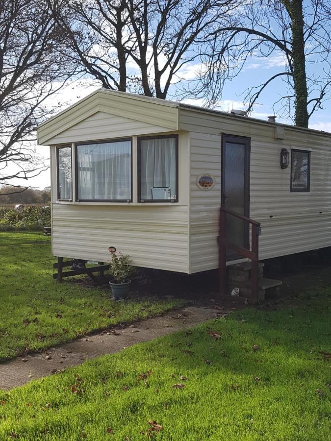Cosy Caravan At Blackmoor Farm Ludchurch Buitenkant foto