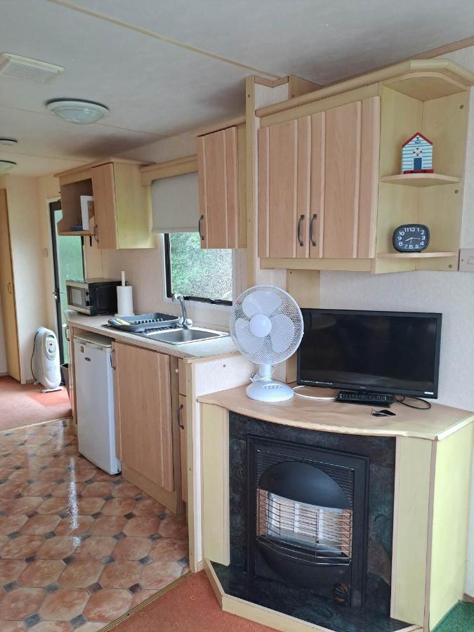 Cosy Caravan At Blackmoor Farm Ludchurch Buitenkant foto